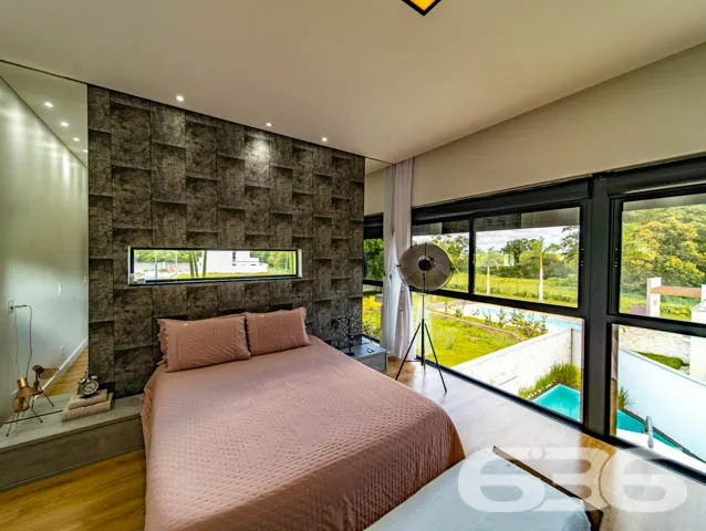 IMĂVEL DE LUXO COM EXCLUSIVIDADE E SOFISTICAĂĂO NO