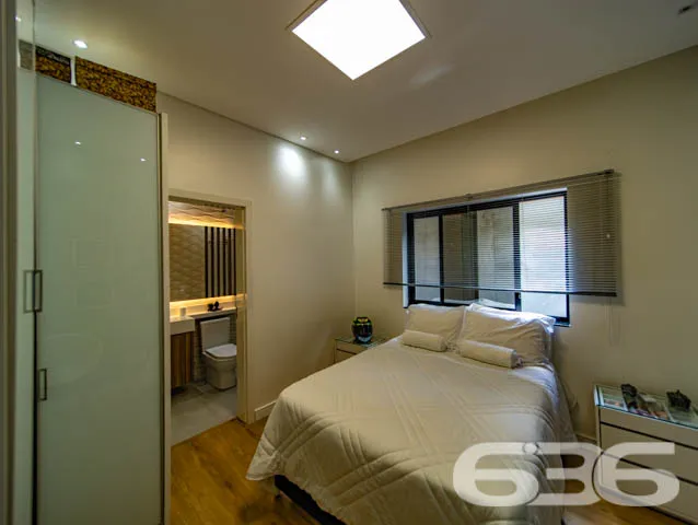 IMĂVEL DE LUXO COM EXCLUSIVIDADE E SOFISTICAĂĂO NO