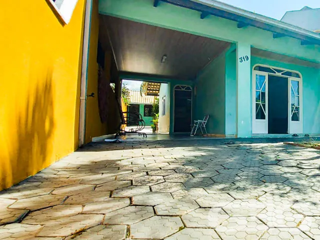 EXCELENTE CASA Ă VENDA COM 2 QUARTOS, MAIS EDĂCUL