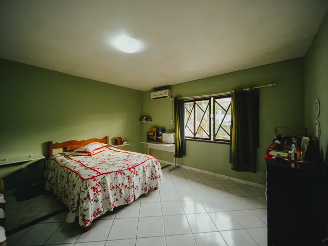 AMPLO IMĂVEL Ă VENDA NO BAIRRO FLORESTA, EM JOINVI