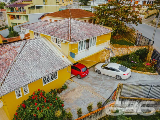 AMPLO IMĂVEL Ă VENDA NO BAIRRO FLORESTA, EM JOINVI