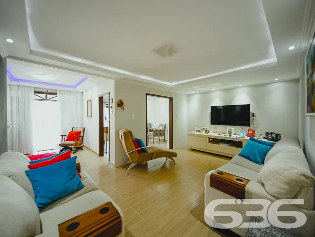 ÓTIMA CASA COM SUÍTE + 3 QUARTOS NO BAIRRO FÁTIMA