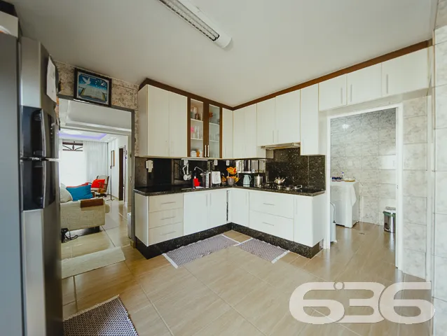 ÓTIMA CASA COM SUÍTE + 3 QUARTOS NO BAIRRO FÁTIMA