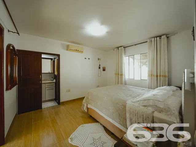 ÓTIMA CASA COM SUÍTE + 3 QUARTOS NO BAIRRO FÁTIMA