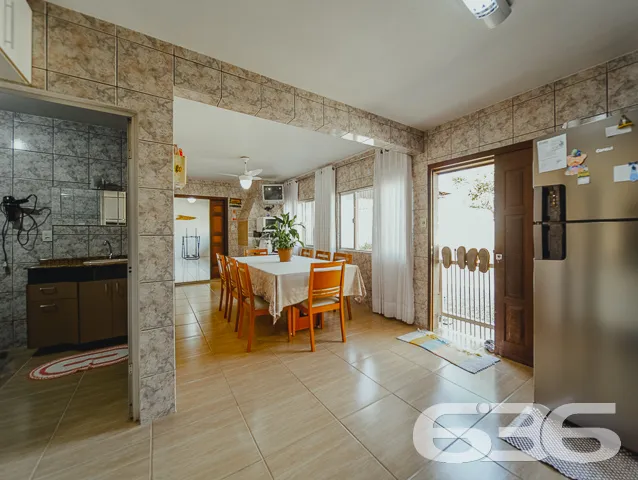 ÓTIMA CASA COM SUÍTE + 3 QUARTOS NO BAIRRO FÁTIMA