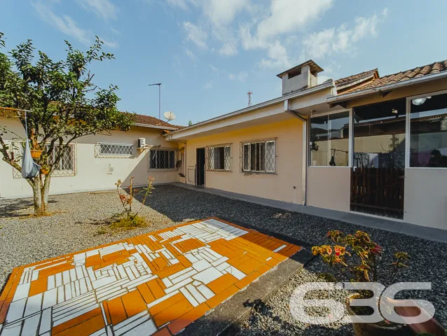 ÓTIMA CASA COM SUÍTE + 3 QUARTOS NO BAIRRO FÁTIMA
