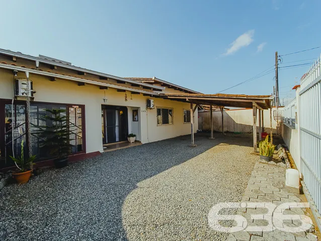 ÓTIMA CASA COM SUÍTE + 3 QUARTOS NO BAIRRO FÁTIMA