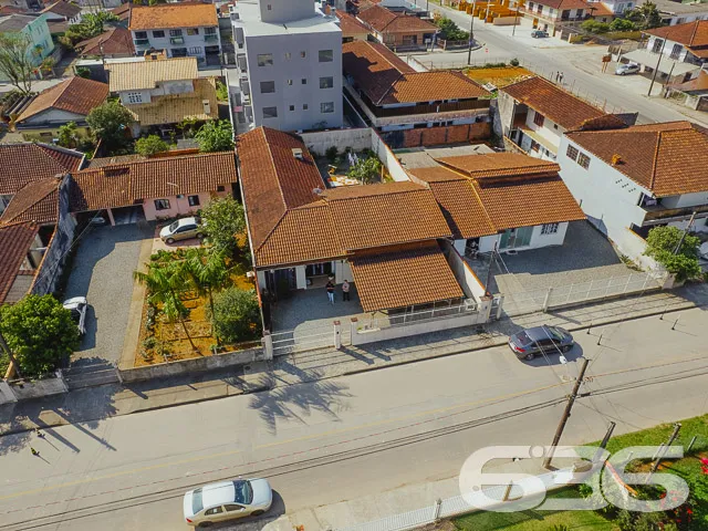 ÓTIMA CASA COM SUÍTE + 3 QUARTOS NO BAIRRO FÁTIMA