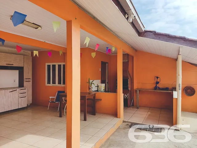 RESIDĂNCIA COM SUĂTE + 2 QUARTOS NO BAIRRO JOĂO CO