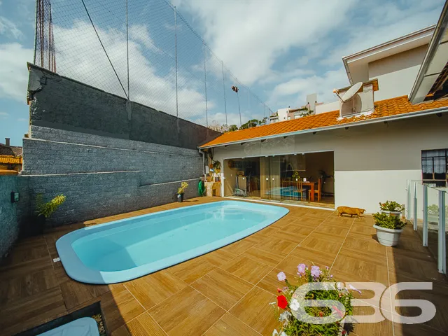LINDA RESIDÊNCIA COM SUÍTE + 2 QUARTOS NO BAIRRO S