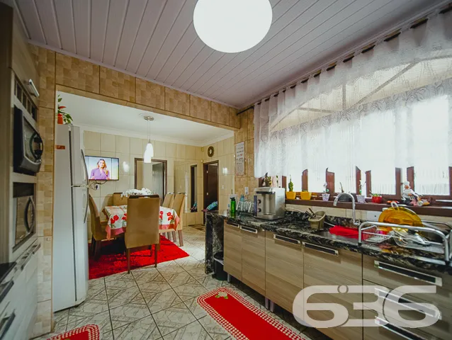 LINDA RESIDÊNCIA COM SUÍTE + 2 QUARTOS NO BAIRRO S