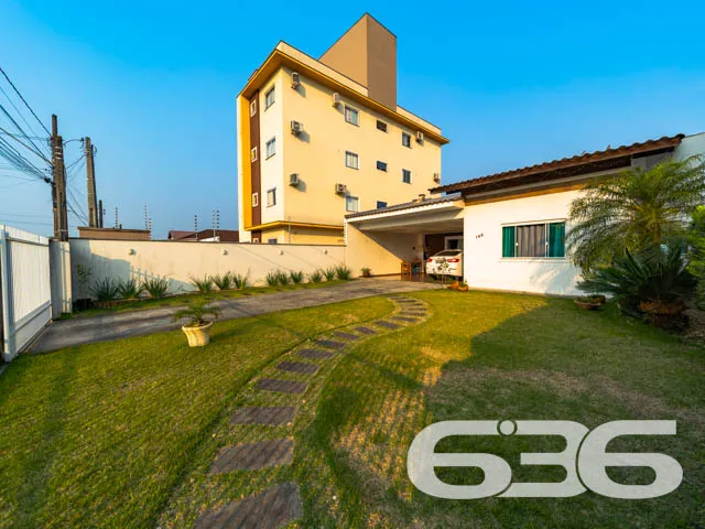 LINDA RESIDÊNCIA NO BAIRRO IRIRIÚ COM 4 QUARTOS -