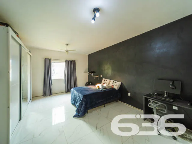 LINDA RESIDÊNCIA NO BAIRRO IRIRIÚ COM 4 QUARTOS -