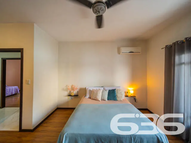 LINDA RESIDÊNCIA NO BAIRRO IRIRIÚ COM 4 QUARTOS -