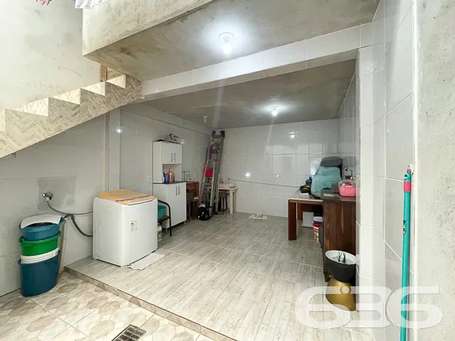 CASA Ă VENDA COM 2 DORMITĂRIOS NO BAIRRO ADHEMAR G