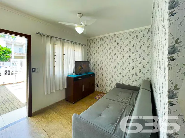 CASA Ă VENDA COM 2 DORMITĂRIOS NO BAIRRO ADHEMAR G