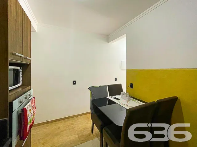 CASA Ă VENDA COM 2 DORMITĂRIOS NO BAIRRO ADHEMAR G