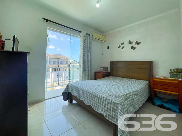 CASA Ă VENDA COM 2 DORMITĂRIOS NO BAIRRO ADHEMAR G