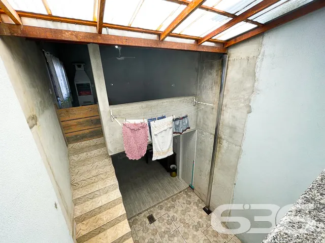 CASA Ă VENDA COM 2 DORMITĂRIOS NO BAIRRO ADHEMAR G