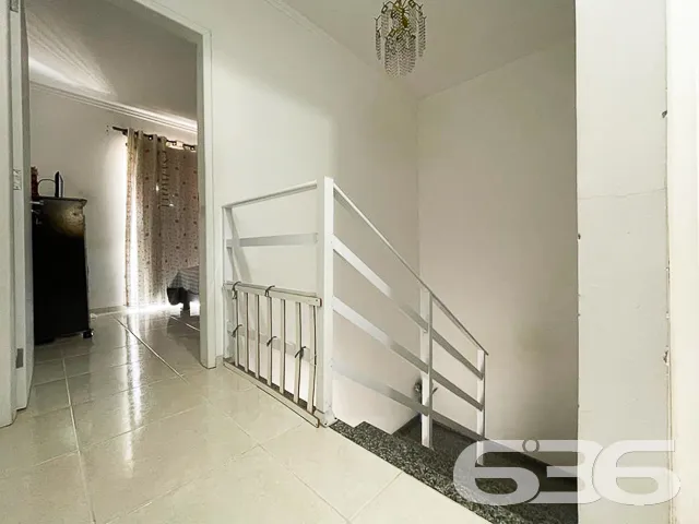 CASA Ă VENDA COM 2 DORMITĂRIOS NO BAIRRO ADHEMAR G
