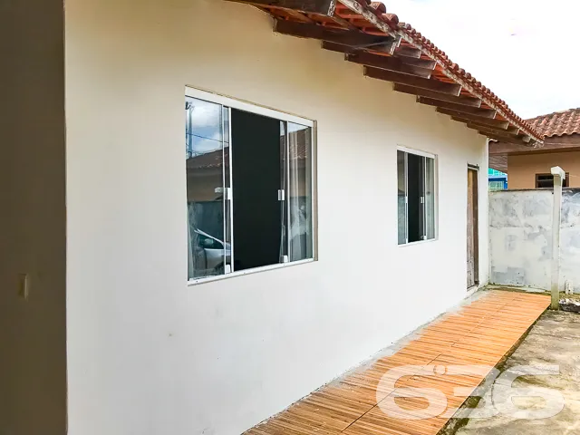 CASA COM 3 QUARTOS NO BAIRRO PARANAGUAMIRIM - ACEI