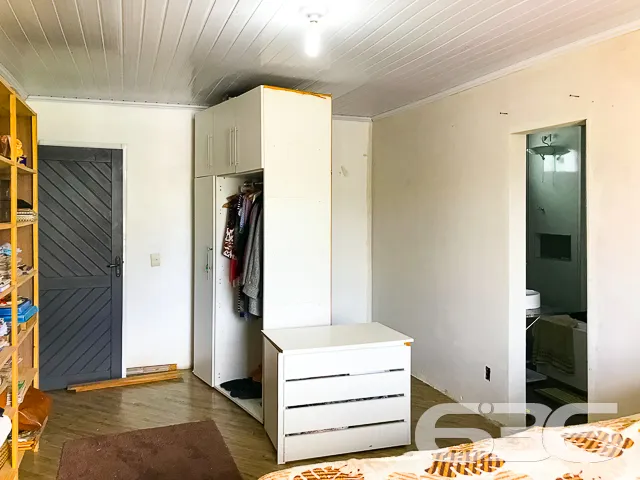CASA COM 3 QUARTOS NO BAIRRO PARANAGUAMIRIM - ACEI