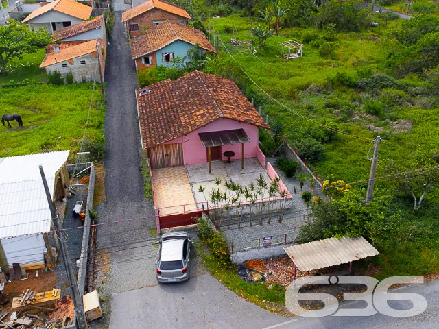 CASA COM SUĂTE + 2 QUARTOS NA PRAIA DE ITAPOCU
Es