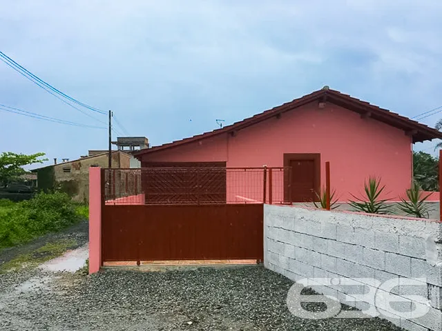 CASA COM SUĂTE + 2 QUARTOS NA PRAIA DE ITAPOCU
Es