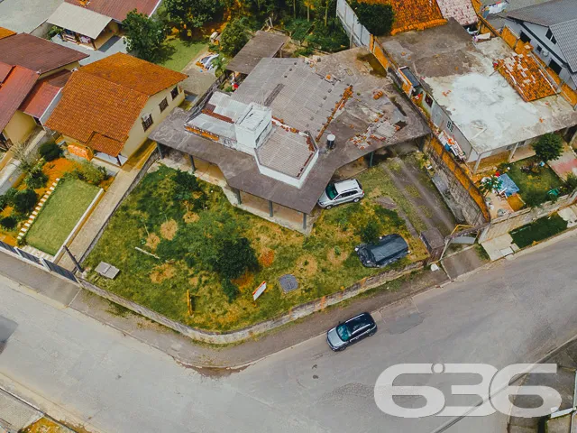 AMPLA RESIDĂNCIA COM DUAS SUĂTES + QUARTO - ESTUDA