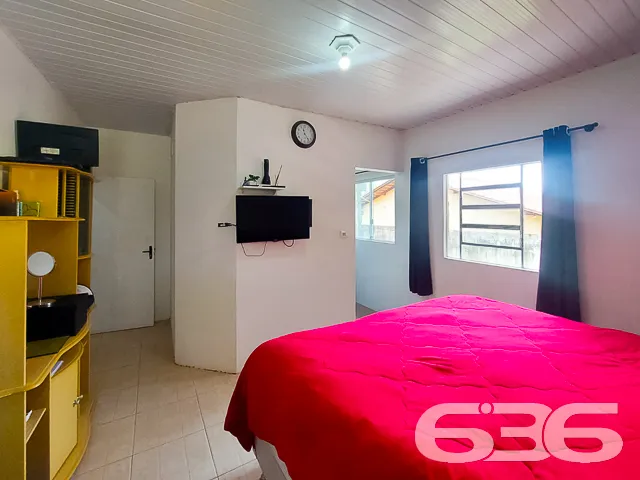 AMPLA RESIDĂNCIA COM DUAS SUĂTES + QUARTO - ESTUDA