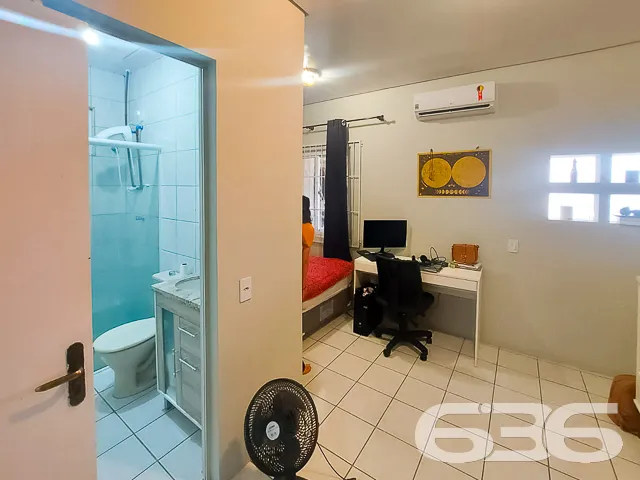 AMPLA RESIDĂNCIA COM DUAS SUĂTES + QUARTO - ESTUDA