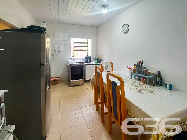 AMPLA RESIDĂNCIA COM DUAS SUĂTES + QUARTO - ESTUDA