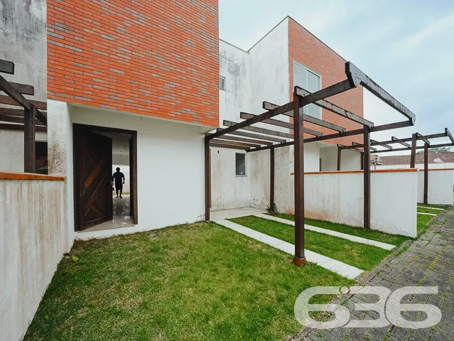 RESIDĂNCIA COM SUĂTE + 2 QUARTOS NO BAIRRO ITAUM