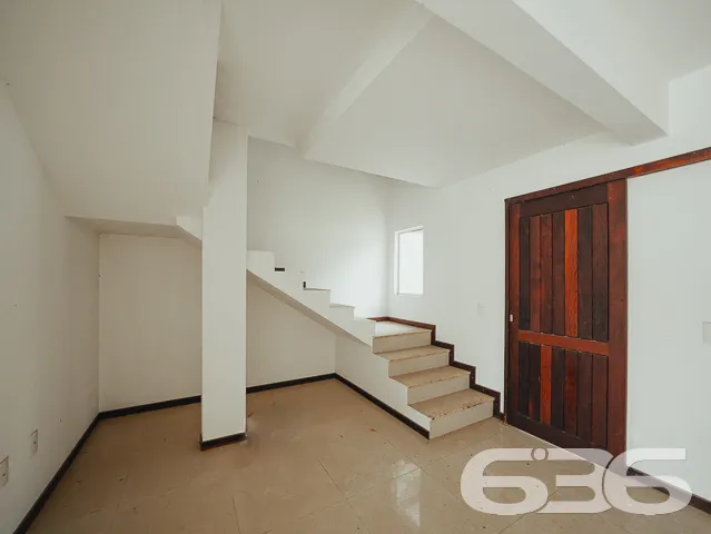 RESIDĂNCIA COM SUĂTE + 2 QUARTOS NO BAIRRO ITAUM