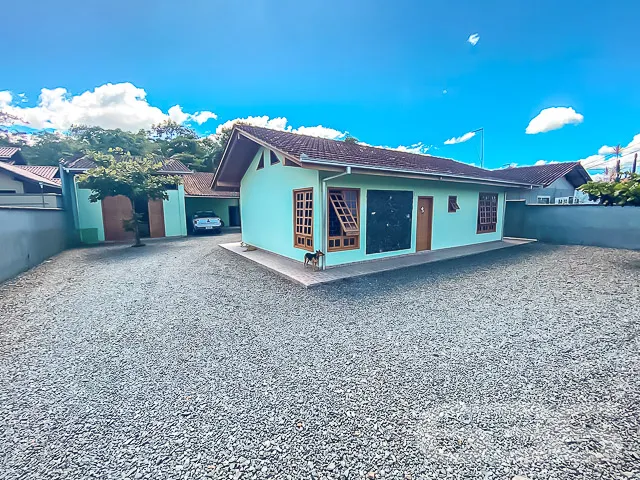 IMÓVEL COM 4 QUARTOS + EDÍCULA NO BAIRRO VILA NOVA