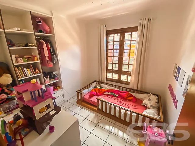 IMÓVEL COM 4 QUARTOS + EDÍCULA NO BAIRRO VILA NOVA