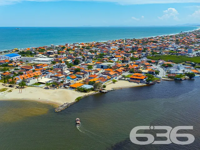 CASA COM VISTA PARA A LAGOA - BALNEÁRIO BARRA DO S