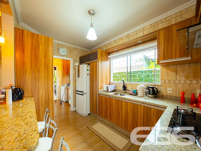 EXCELENTE CASA DE ALTO PADRĂO NO BAIRRO GUANABARA
