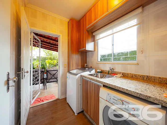 EXCELENTE CASA DE ALTO PADRĂO NO BAIRRO GUANABARA