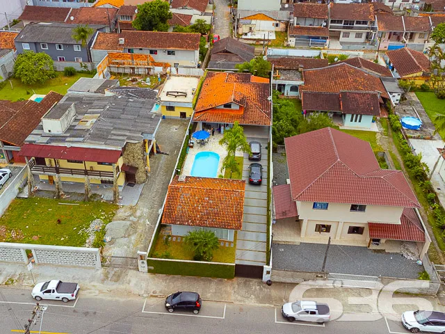 EXCELENTE CASA DE ALTO PADRĂO NO BAIRRO GUANABARA