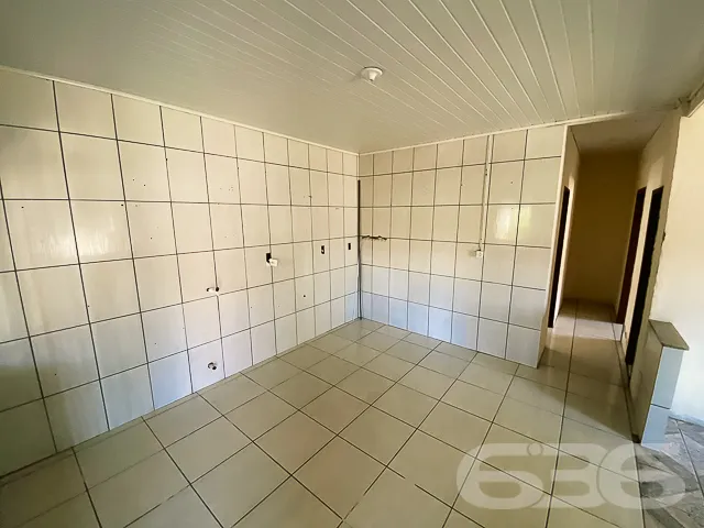 CASA COM 2 QUARTOS, SENDO 1 SUĂTE NO BAIRRO BOEHME