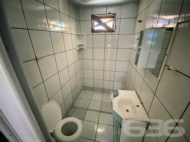 CASA COM 2 QUARTOS, SENDO 1 SUĂTE NO BAIRRO BOEHME