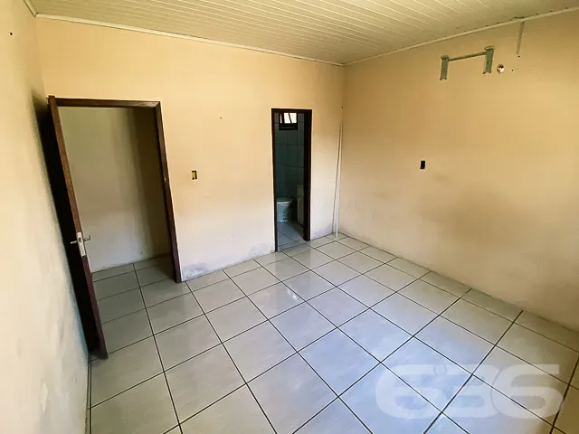 CASA COM 2 QUARTOS, SENDO 1 SUĂTE NO BAIRRO BOEHME