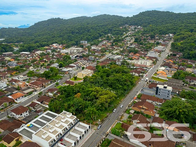 BELÍSSIMO TERRENO NO BAIRRO BOM RETIRO
Este é um