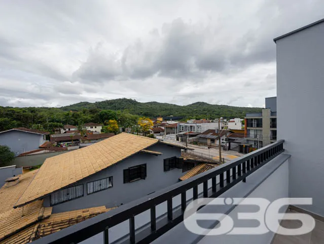 ResidĂȘncia Geminada Moderna em Joinville - Bom Ret