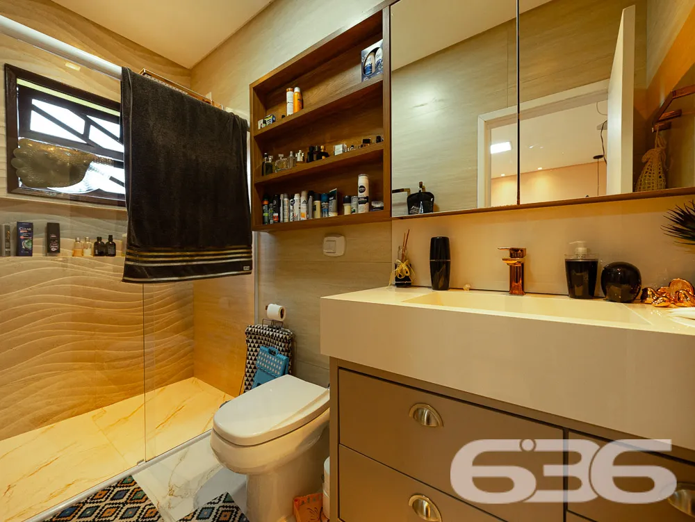 CONFORTO E ELEGÂNCIA NO BAIRRO SAGUAÇU: A CASA QUE