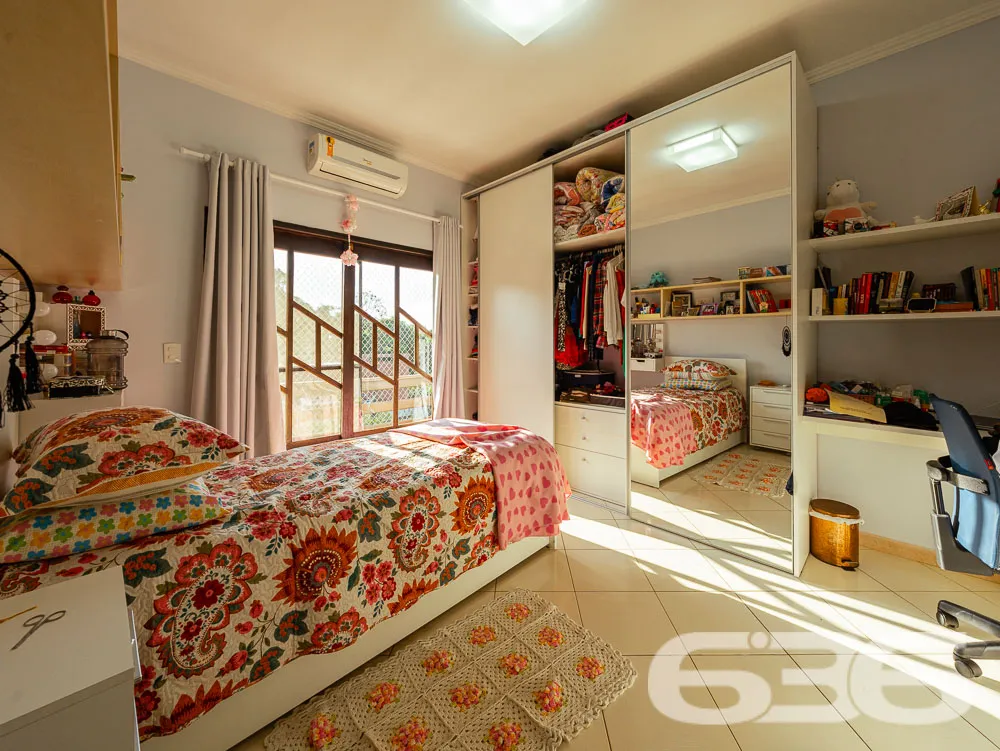 CONFORTO E ELEGÂNCIA NO BAIRRO SAGUAÇU: A CASA QUE