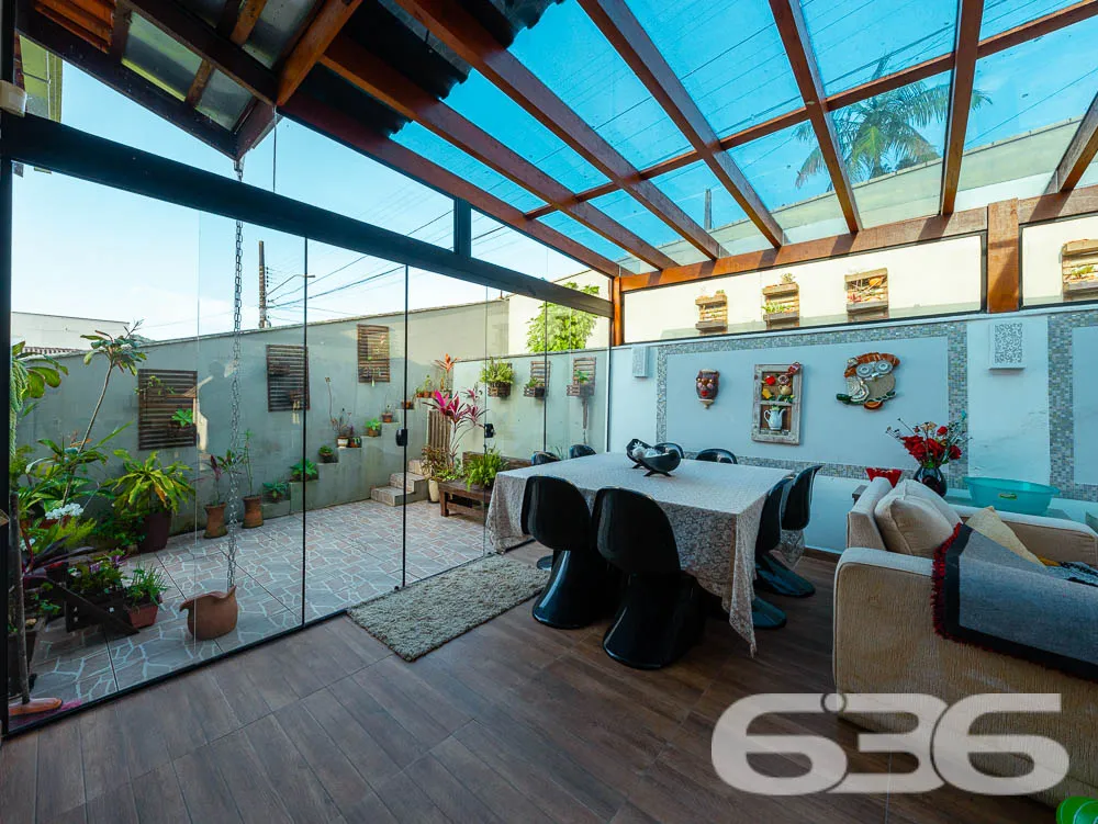 CONFORTO E ELEGÂNCIA NO BAIRRO SAGUAÇU: A CASA QUE