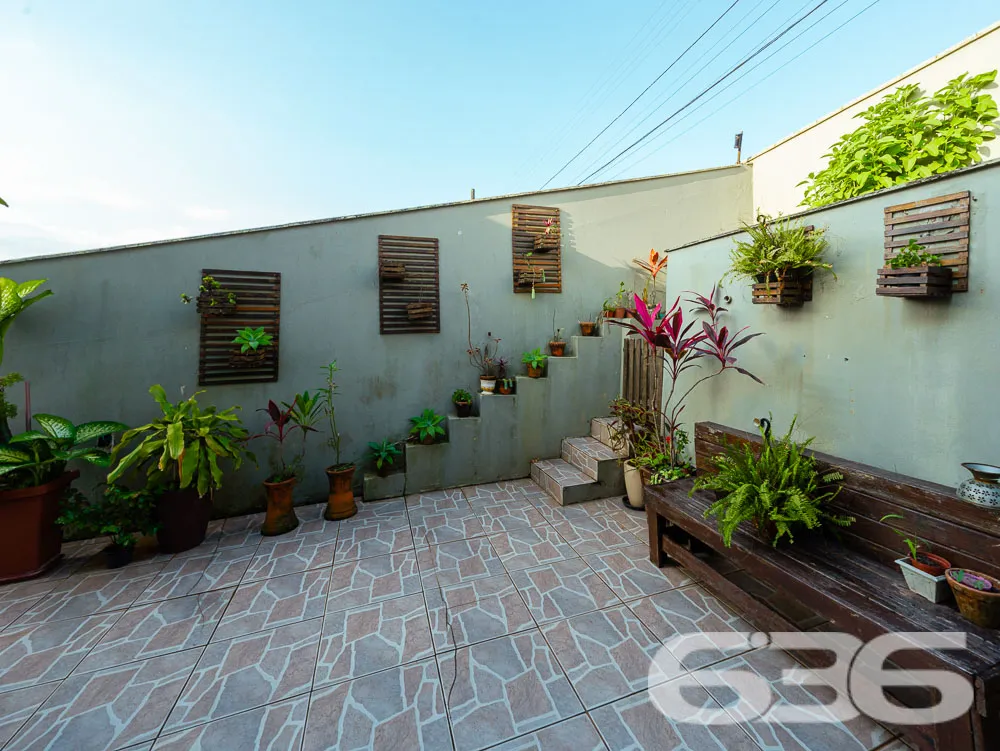 CONFORTO E ELEGÂNCIA NO BAIRRO SAGUAÇU: A CASA QUE