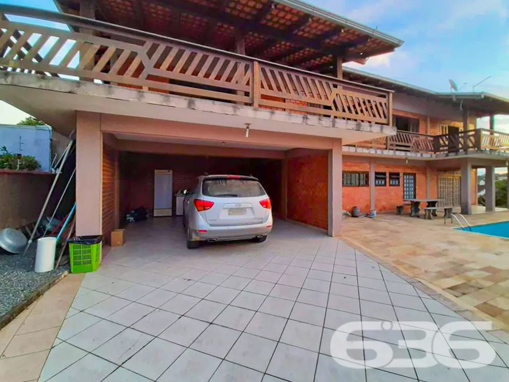 MAGNĂFICO SOBRADO COM 3 QUARTOS NO BAIRRO FLORESTA
